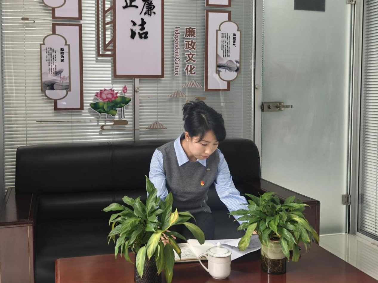 配图1