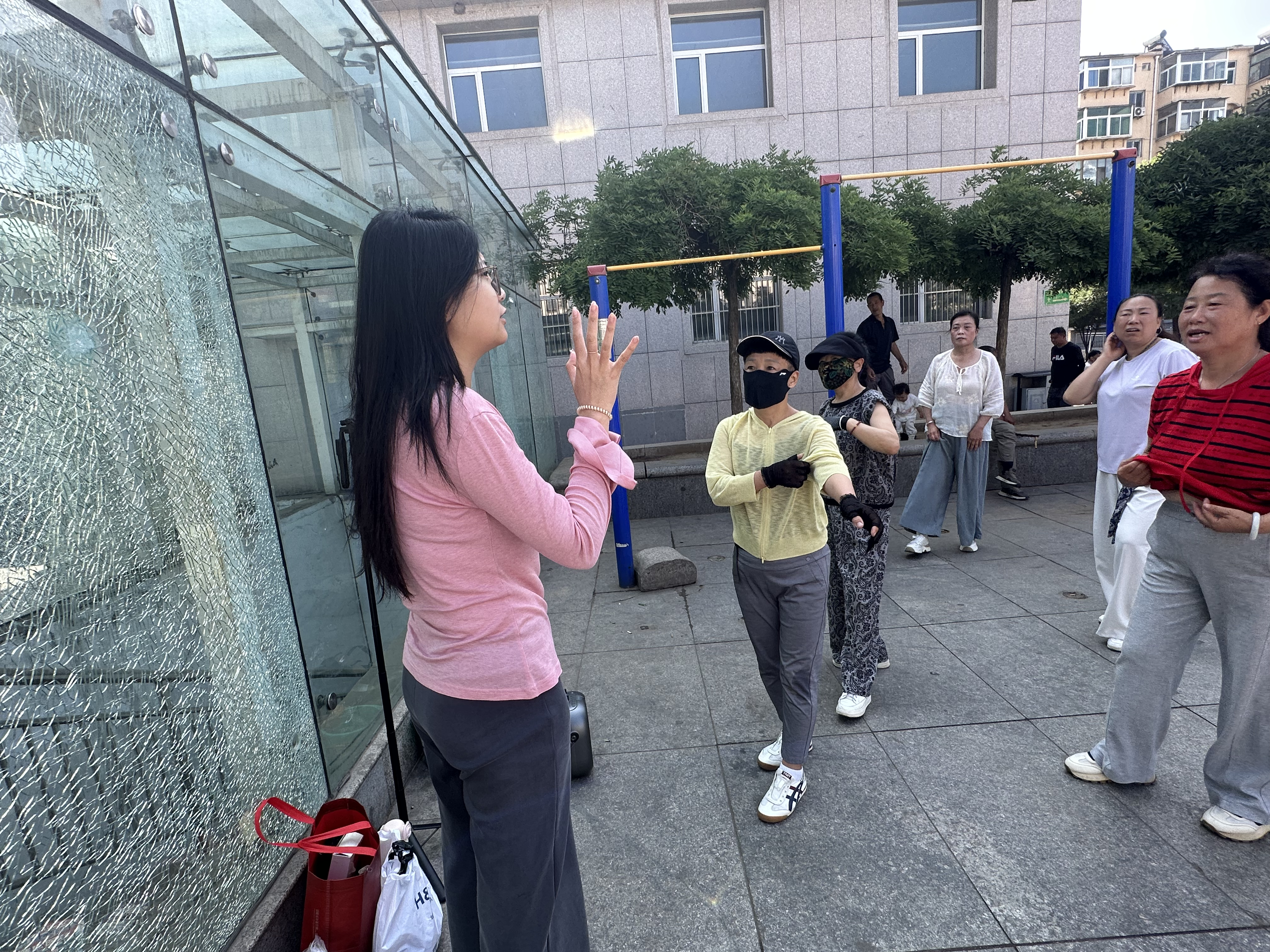 配图1